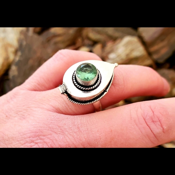 New Green Quartz 925 Silver Poison Ring. - Picture 4 of 16